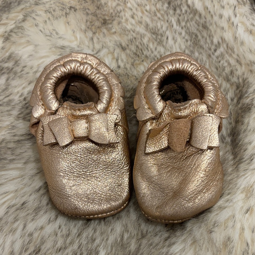 Baby Moccasins Freshly Picked sz 3 GUC